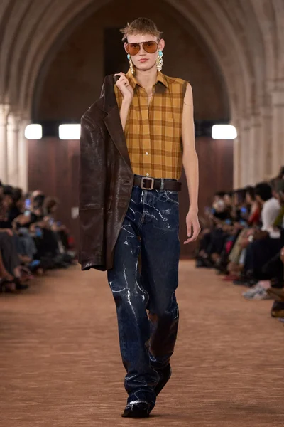 Look 22